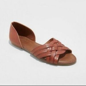 Universal Thread Vail Sandals in Cognac